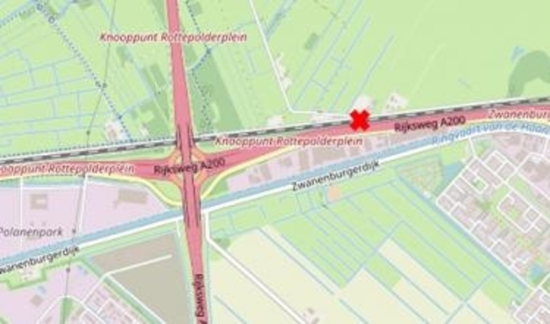 <p>Wethouder van Essenweg, tussen de aansluitingen met de Houtrakkerweg en de Oude Haarlemmerstraatweg (uitgezonderd hulpdiensten);Liedeweg, tussen de aansluitingen met de Oude Notweg en de Haarlemmerstraatweg;Voetpad, tussen de aansluitingen met de Batterijweg/Vinkebrug en de Haarlemmerstraatweg.</p>