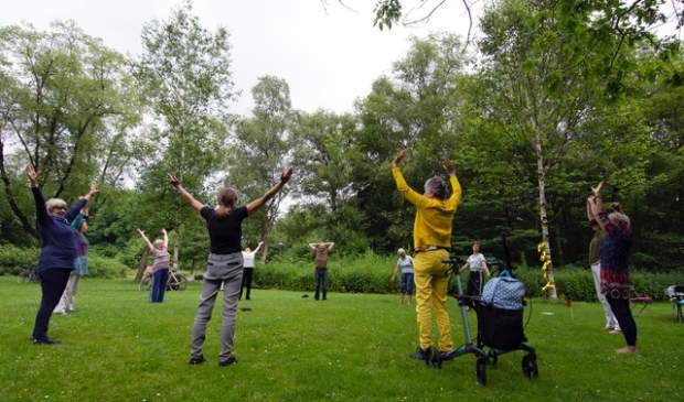 <p>De Zomertafel brengt mensen in beweging en in contact met elkaar tijdens de soms stille zomermaanden. </p>
