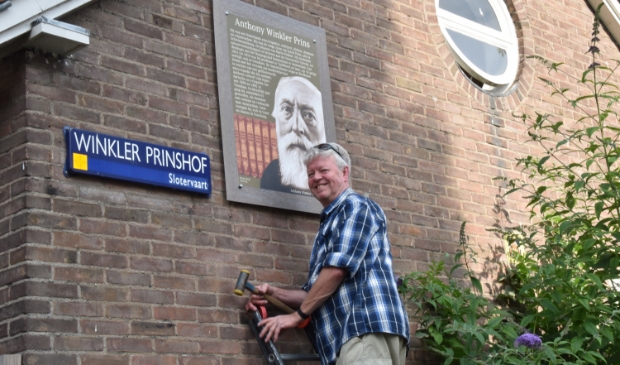 <p>Paul Fennis geeft de straten in de Jacob Geelbuurt een gezicht.</p>