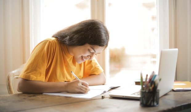 <p>Ga je na de zomer voor het eerst voltijd studeren? Vraag een beurs aan.</p>