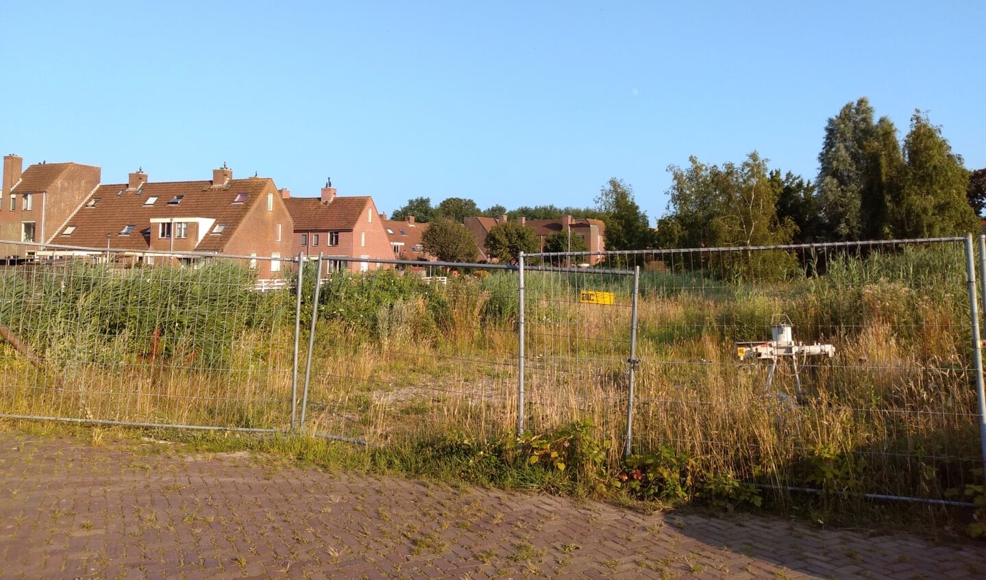Zilverstraat en Hoogstraat, achter de Oosterhaven, al vele jaren braakliggend terrein.