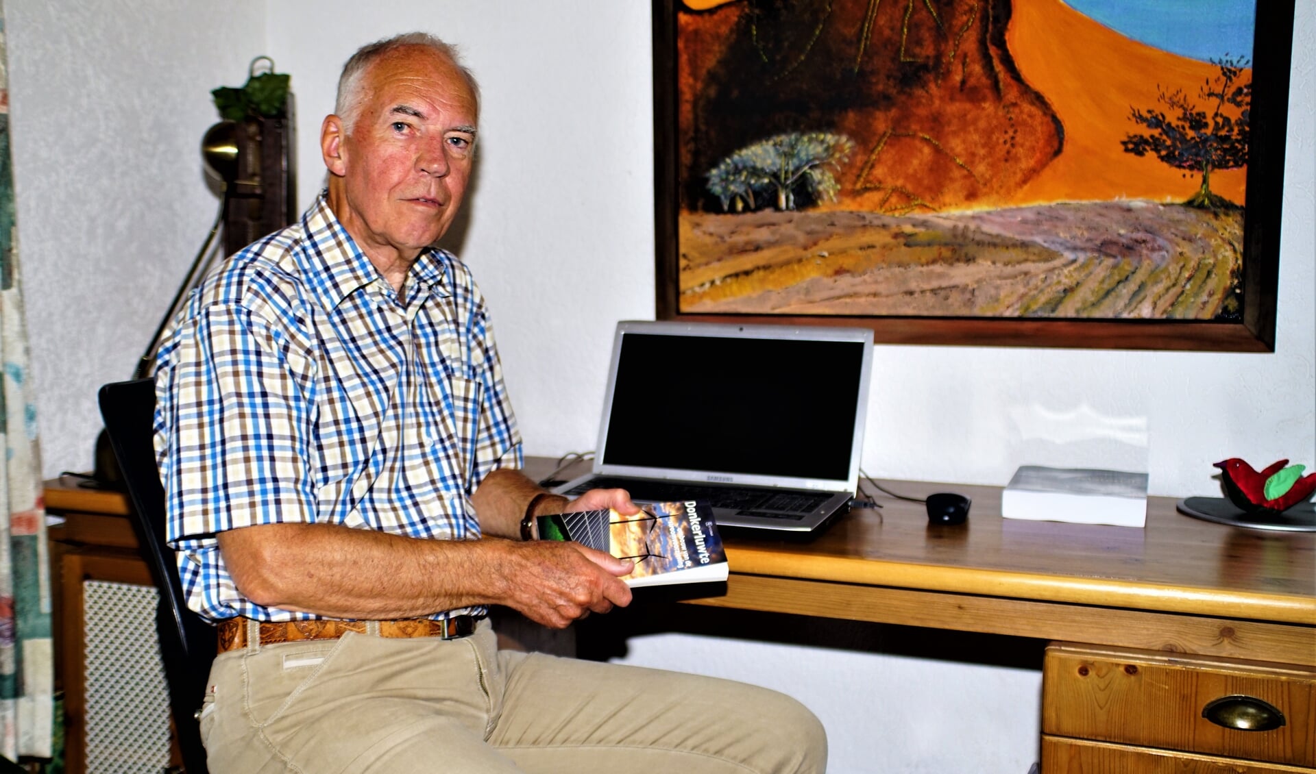 Alphenaar Henk Tolsma schreef een boek over de energietransitie en wat daar allemaal bij komt kijken. 
