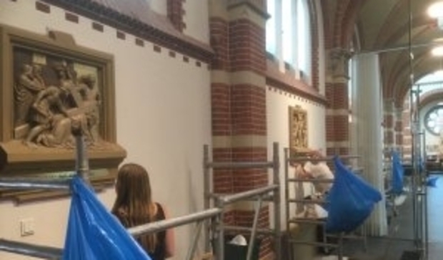 Utrechtse studenten restaureren statie.