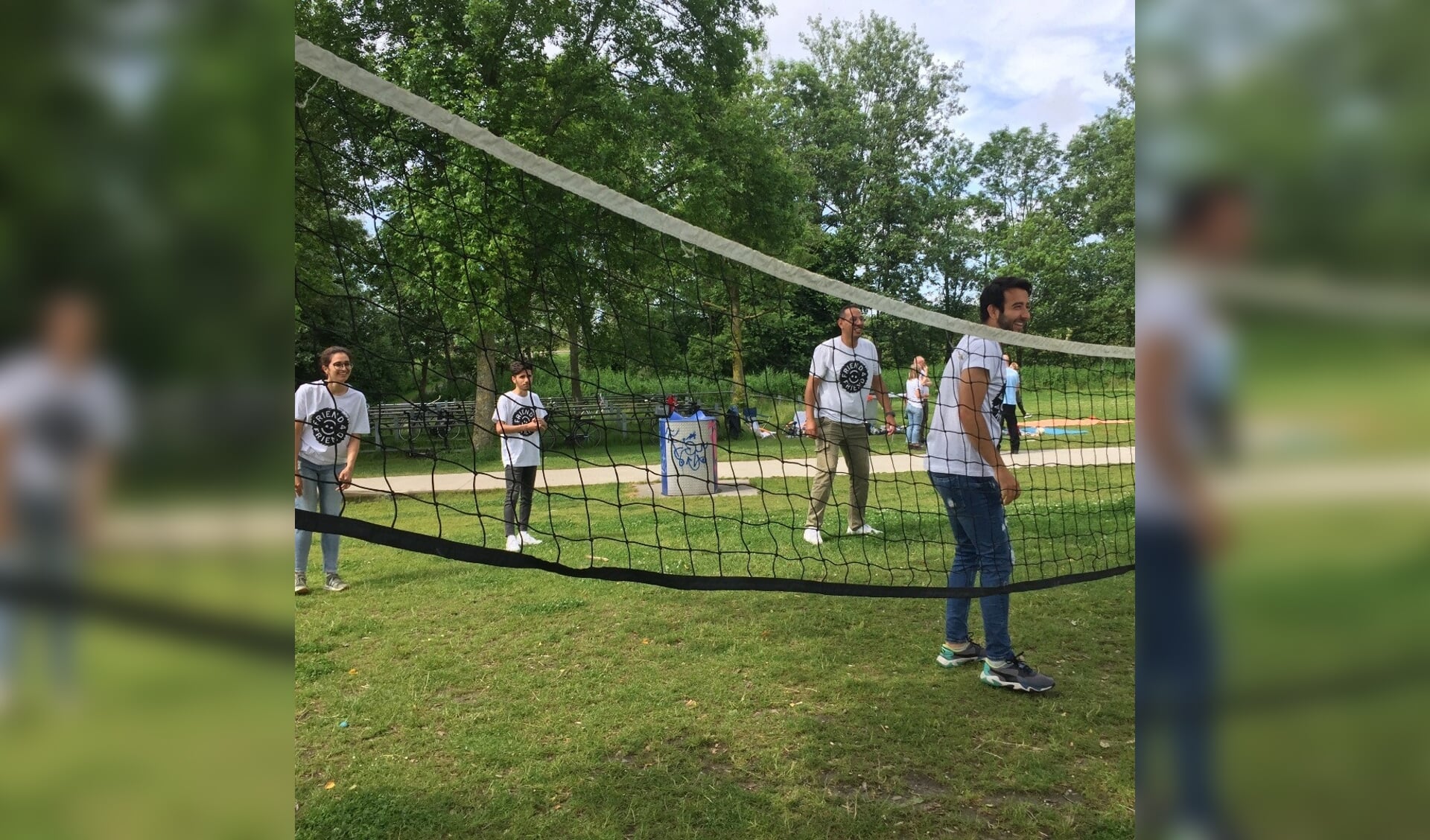 Groepsbijeenkomst in het Julianapark.