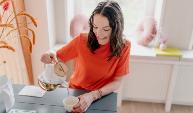 <p>Linda Appelman alias Mevrouw Cha.</p>