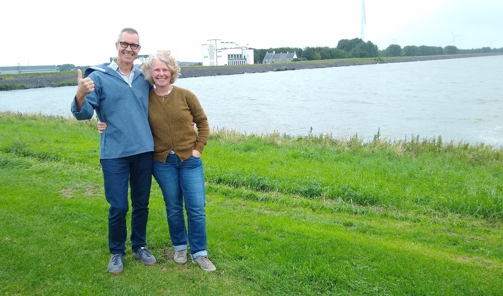 Bernward en Susanne Lindinger op een van hun geliefde locaties bij het IJsselmeer: wind, ruimte en frisse lucht. 