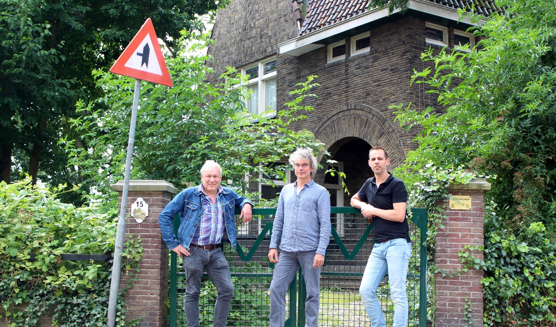 Villa van Teylingen kan het winkelgebied versterken, vinden René Driesen, Fred Booy en Sander Jongejan (vlnr): 'Een mooi oud pand in een nieuwe omgeving heeft veel meerwaarde'