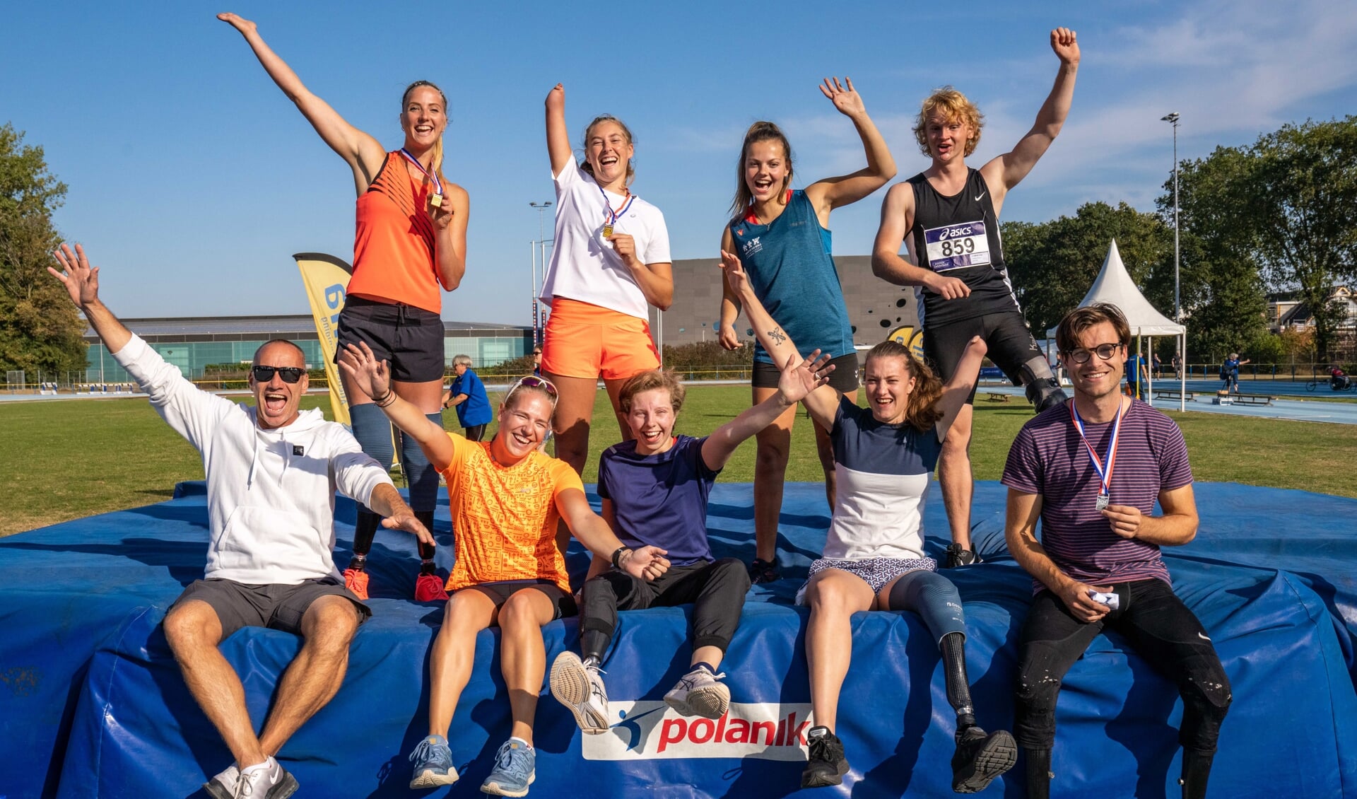 Het Para-atletiekteam van Haarlemmer Guido Bonsen met onder meer Fleur Jong en Marlene van Gansewinkel.