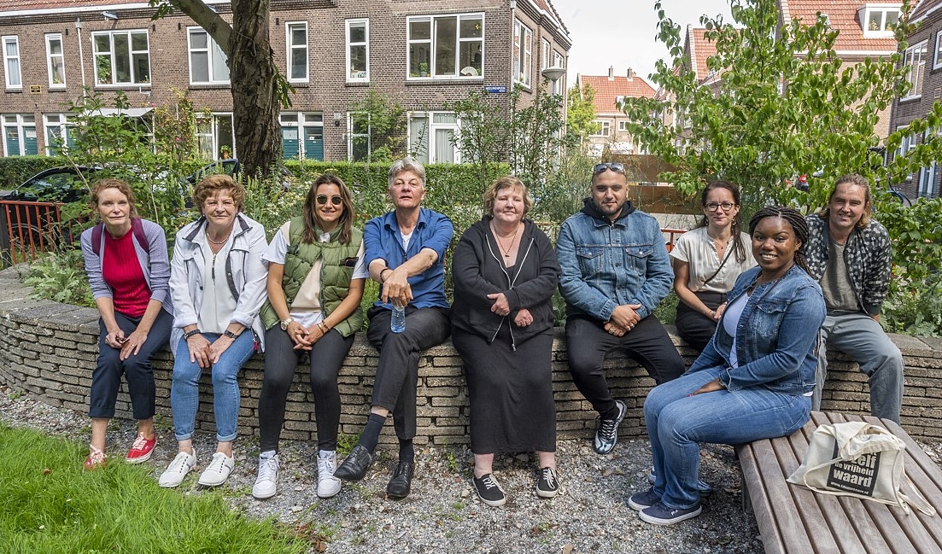 De gastheren en -dames van Verdedig Noord met in het midden v.l.n.r. Chris Keulemans, Eva Bollen en Massih Hutak.