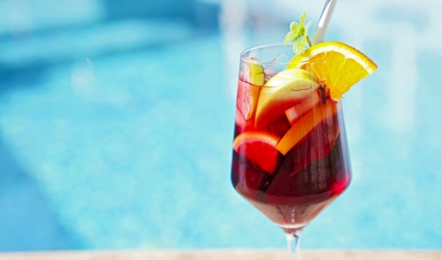 <p>Een heerlijke mix van wijn, fruit en cocktail!</p>