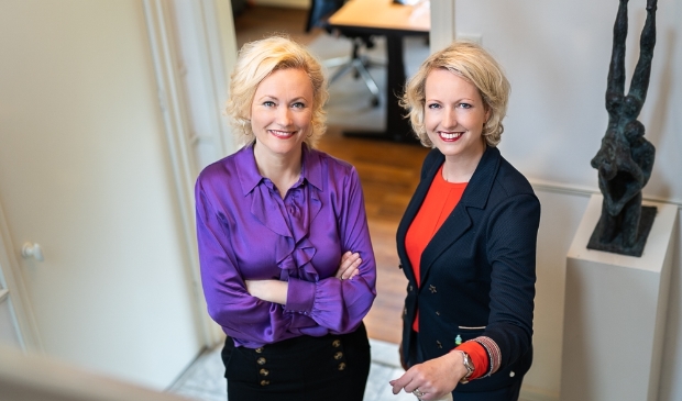 <p>Carola en Liane de Ruijter: met FamilieZaken genomineerd voor de NHN Business Awards.</p>
