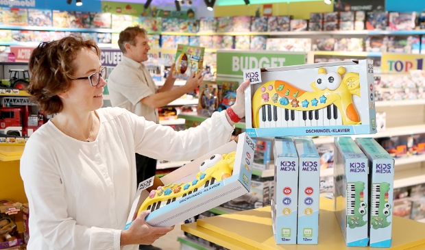 <p>ALKMAAR - Top1Toys. De nieuwe speelgoedwinkel aan de Wendelaarstraat van Kim Keijzer-Nieboer en Rob Nieboer. </p>