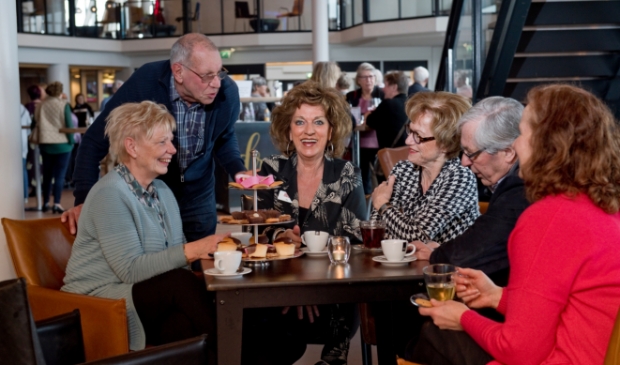 <p>Samen naar het Zaantheater in de Week tegen de Eenzaamheid. </p>