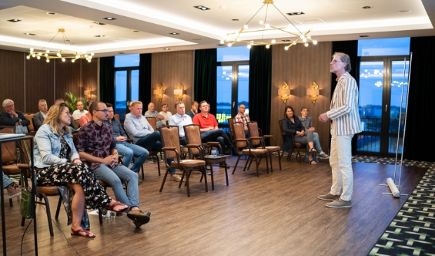 <p>Frank Krake vertelt een boeiend verhaal.</p>