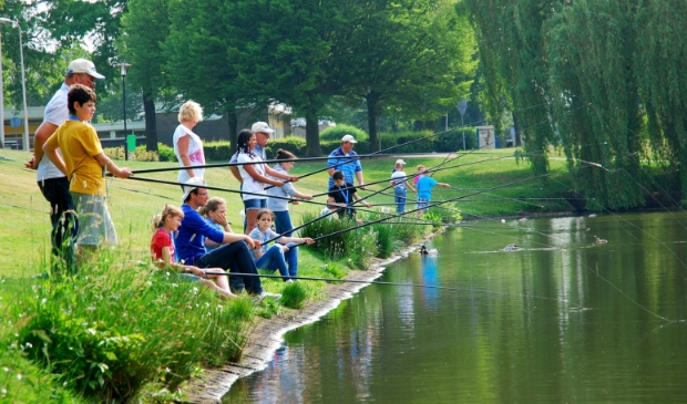 <p>Na de biologieles gaan de kinderen van groep 7 zelf vissen.</p>