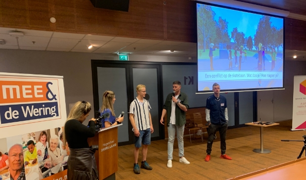 <p>Wessel, Joey en Jowi vertellen over hun ervaring met messen en de ontwikkeling van de VR-game.</p>
