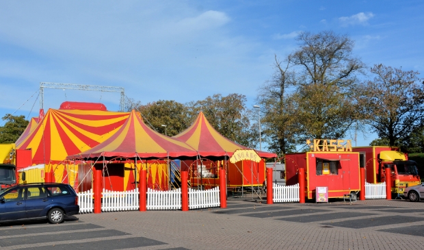 <p>Heb je de circustent al zien staan op De Brink?</p>
