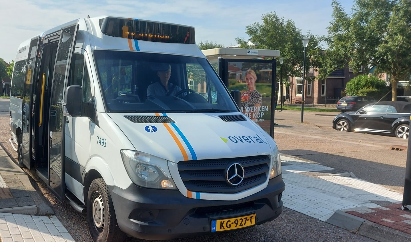 De Buurtbus 417 van Schagen naar Obdam is klaar voor vertrek
