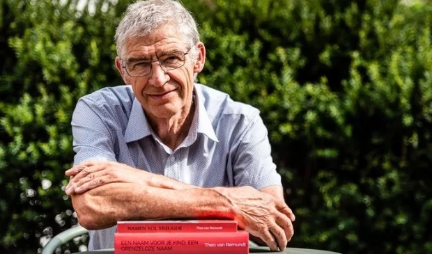 <p>Theo van Remundt heeft over de jaren meer dan 120.000 namen verzameld.</p>