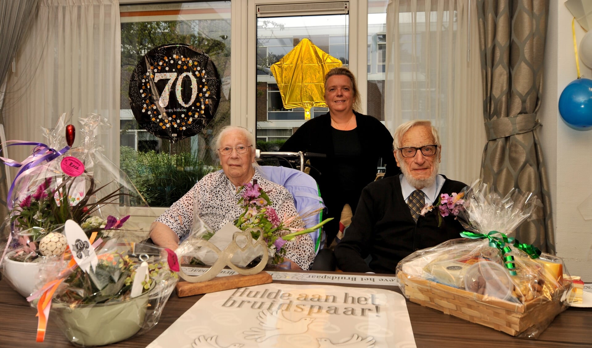 Echtpaar Vermeer-Tensen is 70 jaar getrouwd.