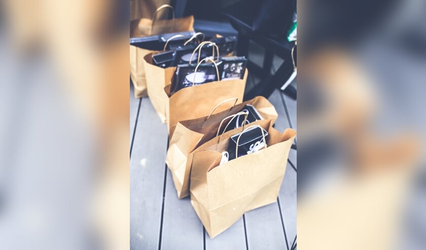 Grab those bags.