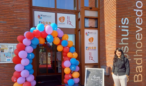 <p>Ballonnen, een welkomsttekst en gastvrouw Sau-San, allemaal voor de vrijwilligers van cluster-noord. </p>