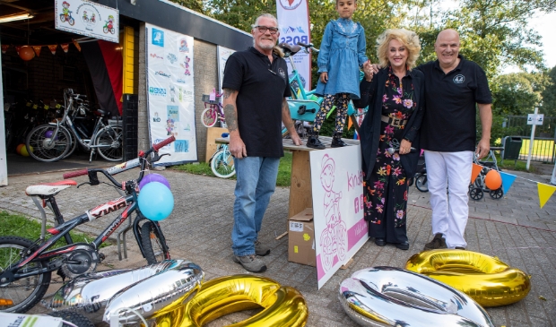 <p>V.l.n.r.: Mans Semler, Shan-Romey, Karin Bloemen en Paul Buis.</p>