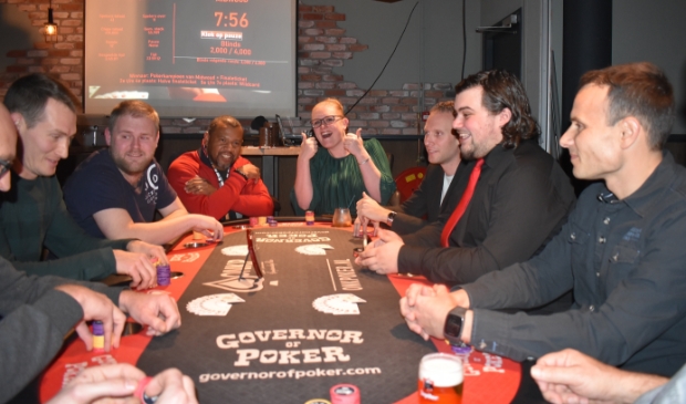 <p>Binnenkort weer een bekend beeld? Poker in het echt.</p>