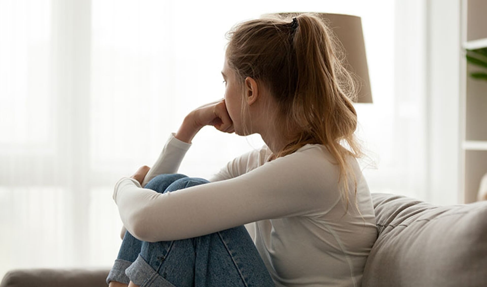 Stress en gevoelens van eenzaamheid nemen toe onder jongvolwassenen.