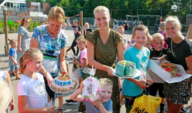 <p>Voor de makers van de mooiste taarten was het deze middag dubbel feest!</p>