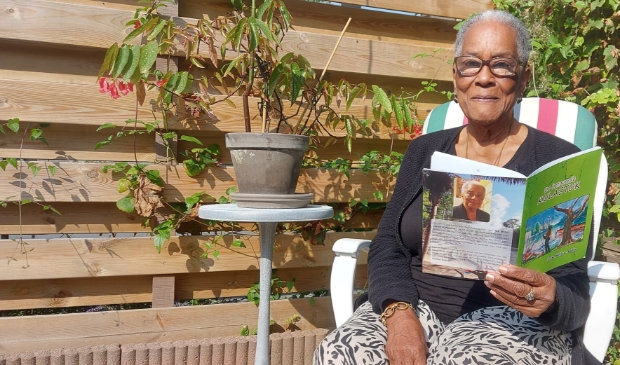 Irene Welles Burke, Schagen, Suriname, auteur, boek, schrijfster, lerares