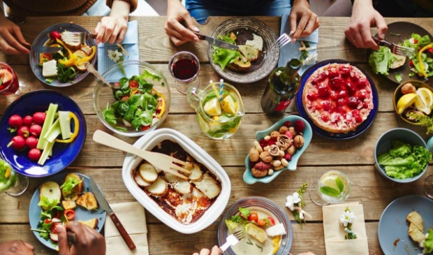 <p>Samen eten tegen eenzaamheid.</p>