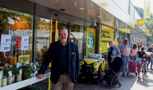 “Voor ons is nieuwbouw een goede ontwikkeling”, noemt Jumbo-ondernemer Hans Wuijts de plannen. Volgens de gemeente wordt de super namelijk aardig wat vierkante meters groter.