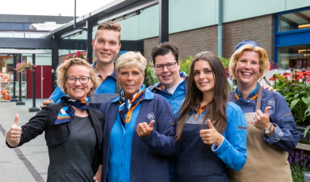 <p pstyle="PLAT">Het team van Albert Heijn de Stient staat vrijdag 1 oktober om 16:00 uur klaar om iedereen te verwelkomen.</p>