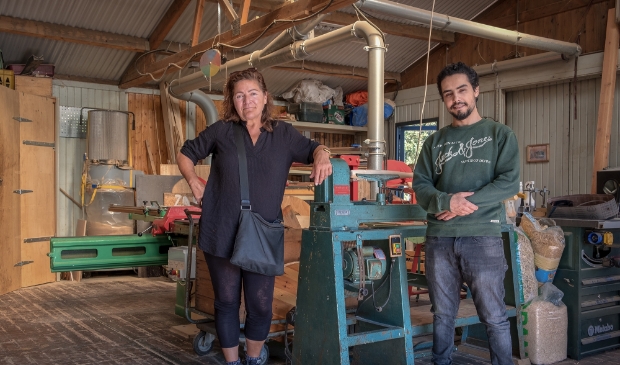 Nora en Akram zijn vrijwilliger bij Buurtwerkplaats Noorderhof