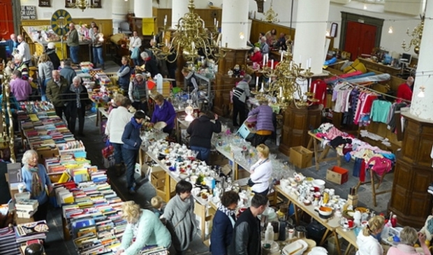 <p>Leuke tweedehands spulletjes te vinden in de Broekerkerk. </p>