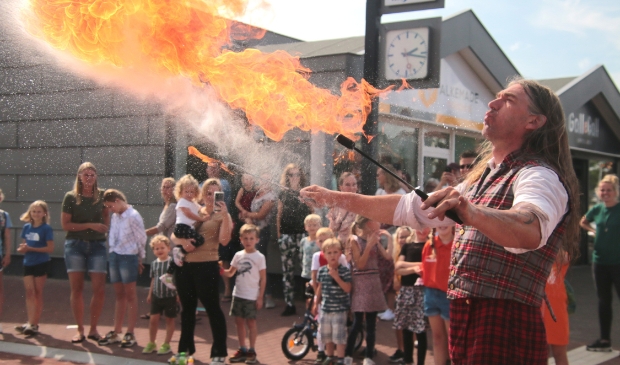 <p>Erik de Viking zet het publiek in vuur en vlam.</p>
