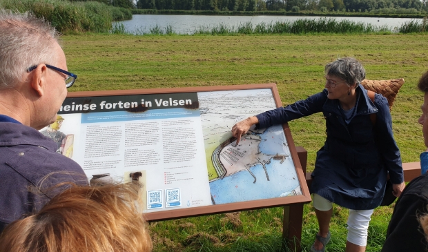 <p>Gids vertelt over de forten in de Romeinse tijd.</p>
