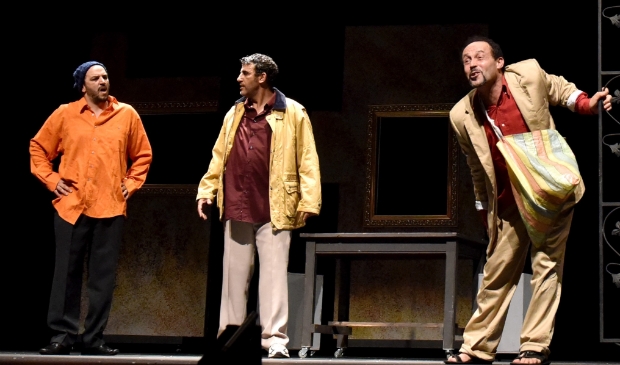 <p>Een scene uit het komisch drama Sir Dim.</p>
