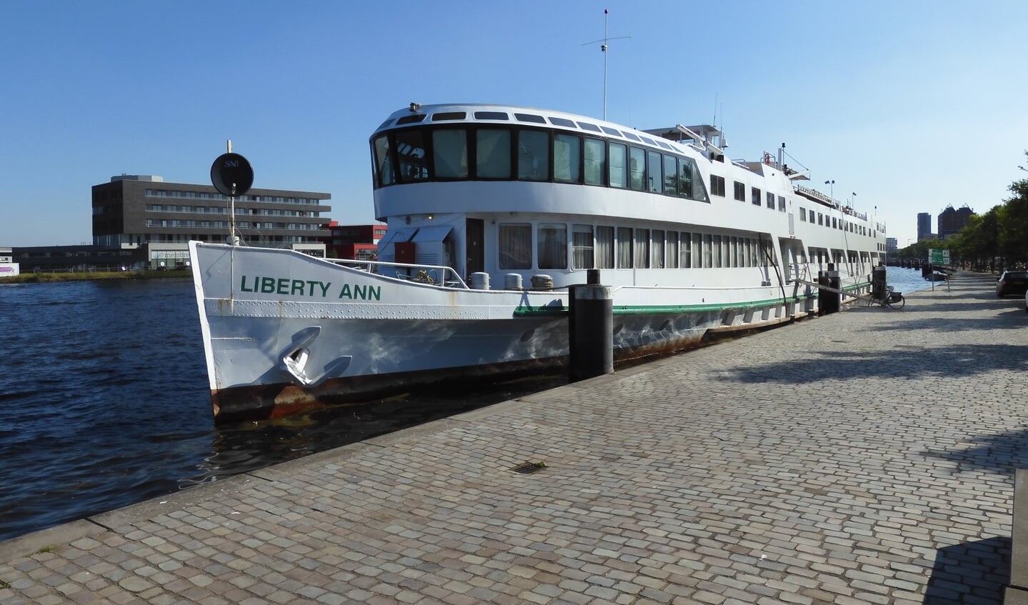 Passagiersschip de Liberty Ann is ook al gebruikt als opvanglocatie.