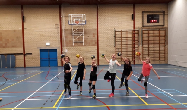 <p>Meiden van handbalvereniging Monnickendam. </p>