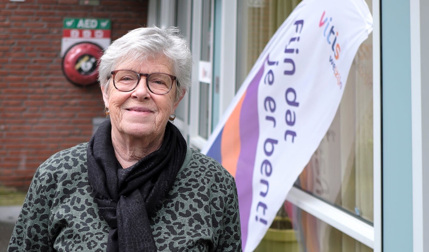 Toos Kauffman wordt op straat vaak herkend door haar vrijwilligerswerk en haar vroegere werk .