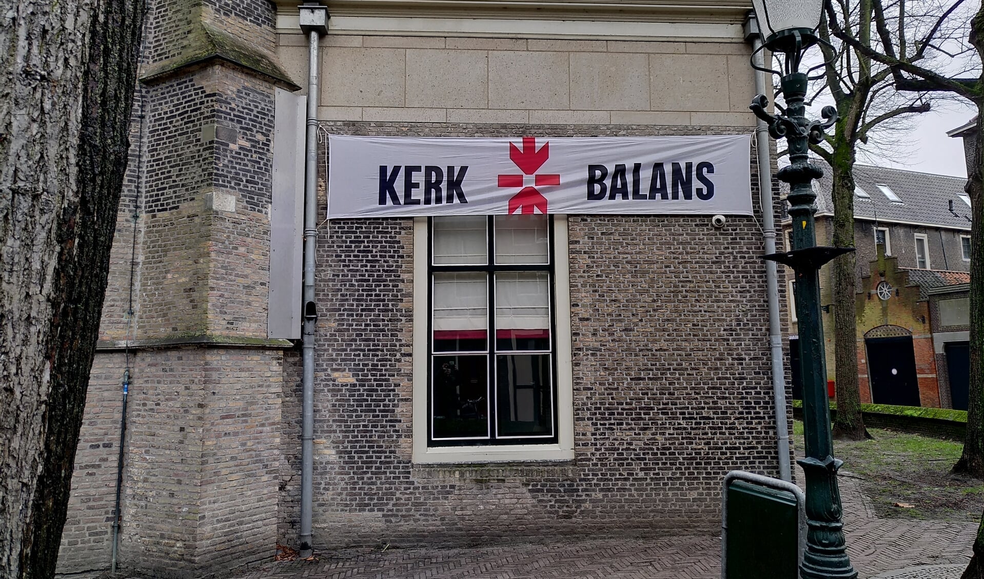 Kerkklokken in Vlaardingen luidde zaterdag de actie Kerkbalans in. 