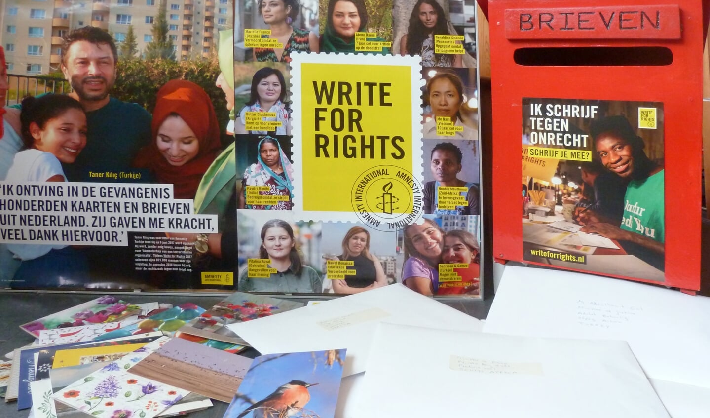 Inwoners uit Boskoop schreven ook voor de Write for Rights-actie van Amnesty. 