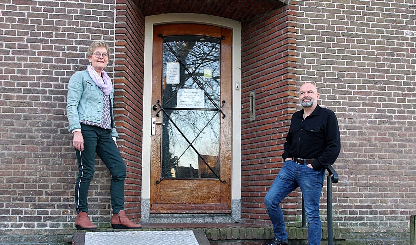 Tineke en Tony heten - wanneer het weer kan - iedereen van harte welkom in Inloophuis De Sluis.