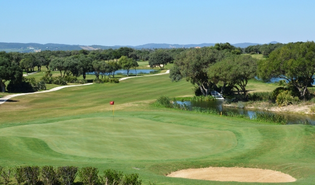 De Benalup golfcourse direct bij het Fairplay Golf Hotel & Spa. 