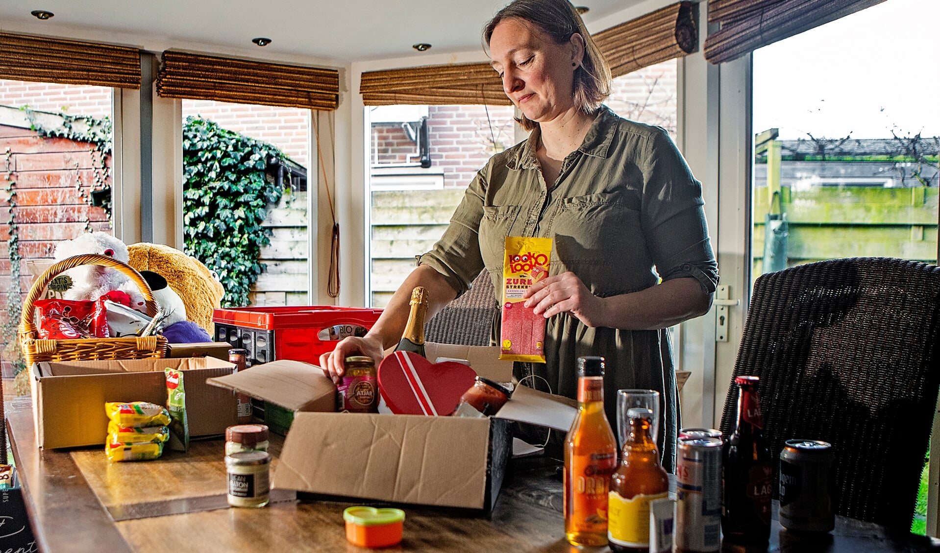 Sandra Zwart organiseert een Valentijnsactie voor mensen die het zwaar hebben in corona tijd. 