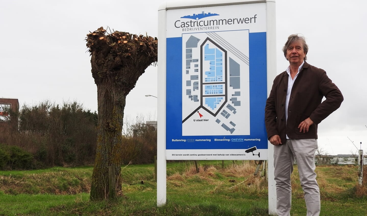 Leo van Schoonhoven voor een deel van zijn werkgebied Castricummer Werf als ‘Ombudsman gemeente Castricum’  