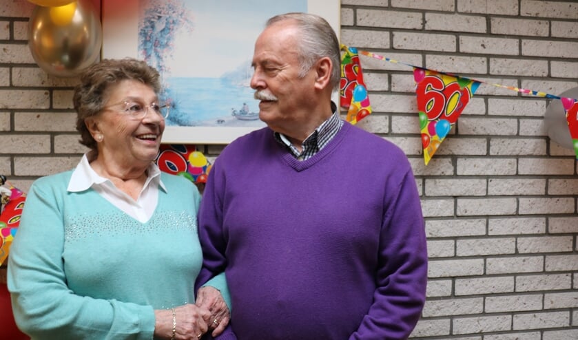 Annie en Jan zijn al zestig jaar gelukkig getrouwd.