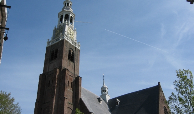 <p>De toren van de Groote Kerk in mei 2003. De Groote- of Nieuwe kerk aan het Kerkplein in Maassluis is &eacute;&eacute;n van de eerste kerken die als protestantse kerk is gebouwd.&nbsp;</p> 